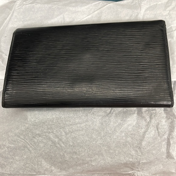 Louis Vuitton Black Epi Trifold Int'l Wallet Authentic Excellent Condition - Picture 2 of 7